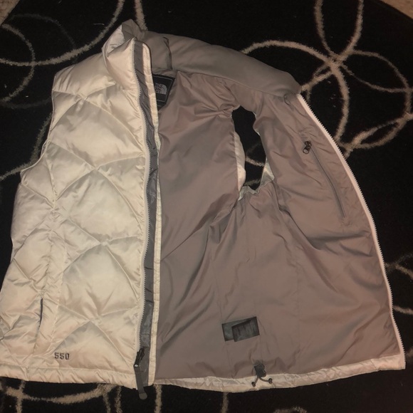 NORTH FACE  WOMENS WHITE PUFFY VEST - Picture 5 of 6